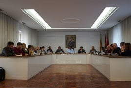 El pleno extrairdinario celebrado en Xàtiva.