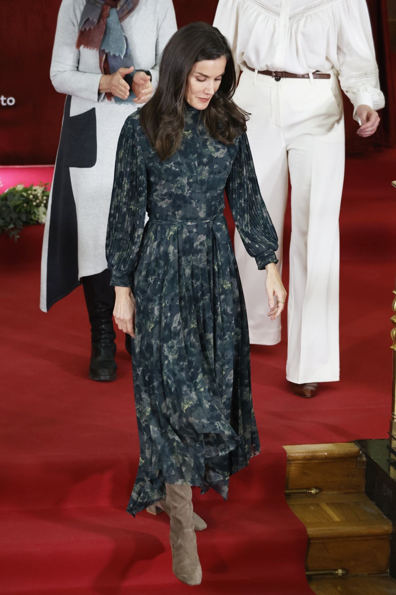 El look bohemio de la reina Letizia en Madrid