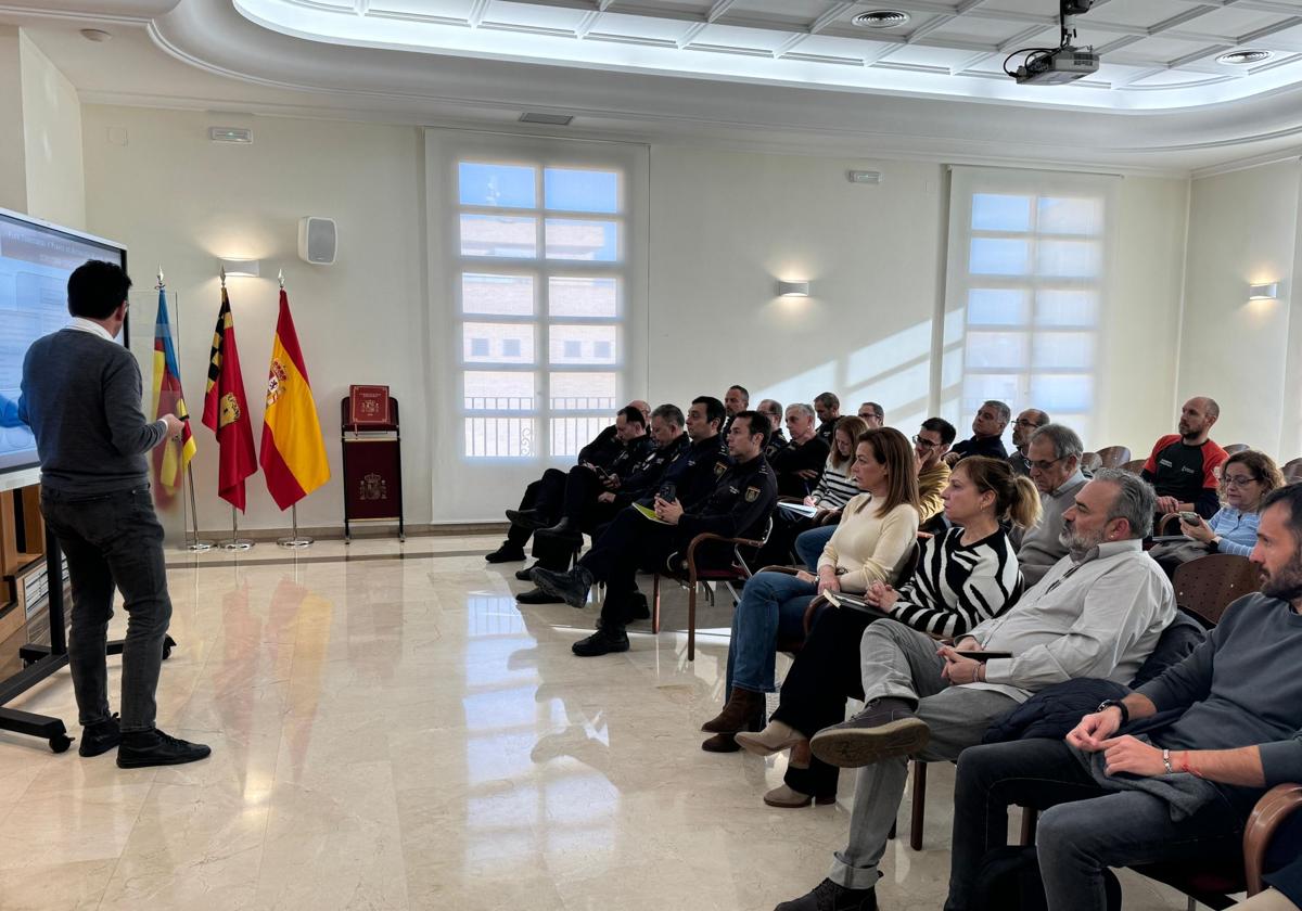 Asistentes a la jornada de formación en emergencias.