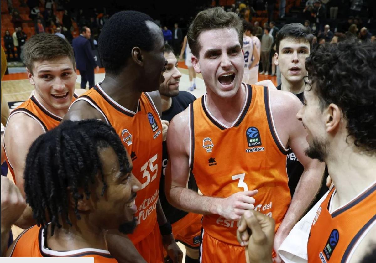 Jugadores del Valencia Basket.