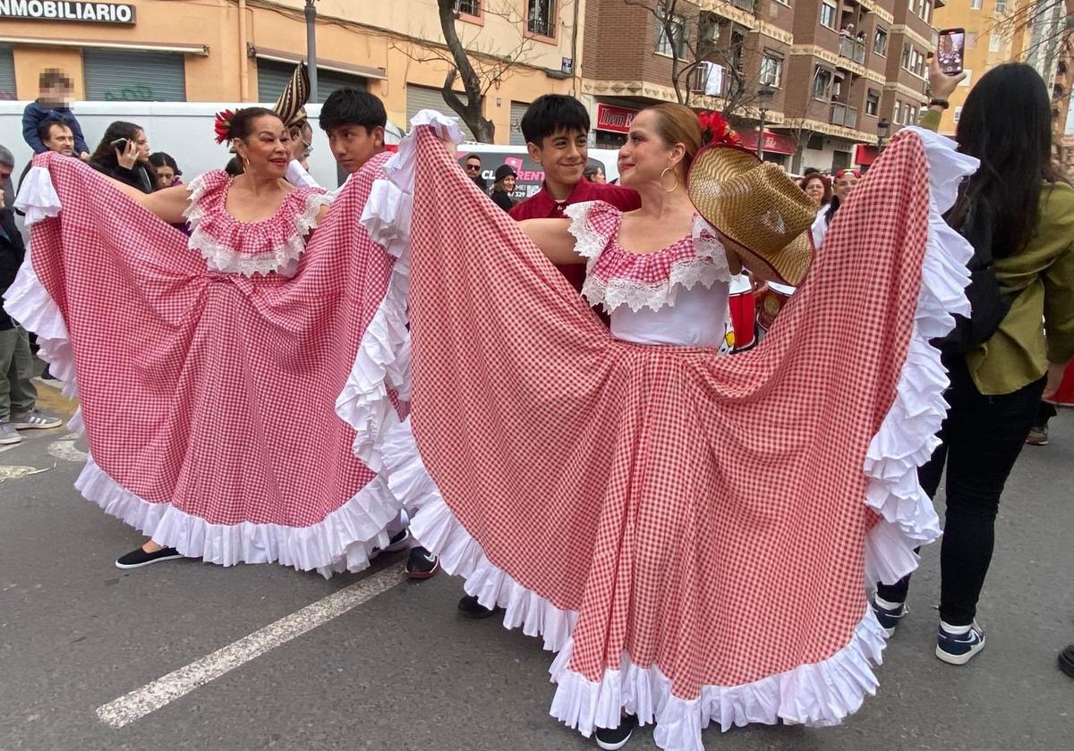 El carnaval revoluciona las calles de Ruzafa