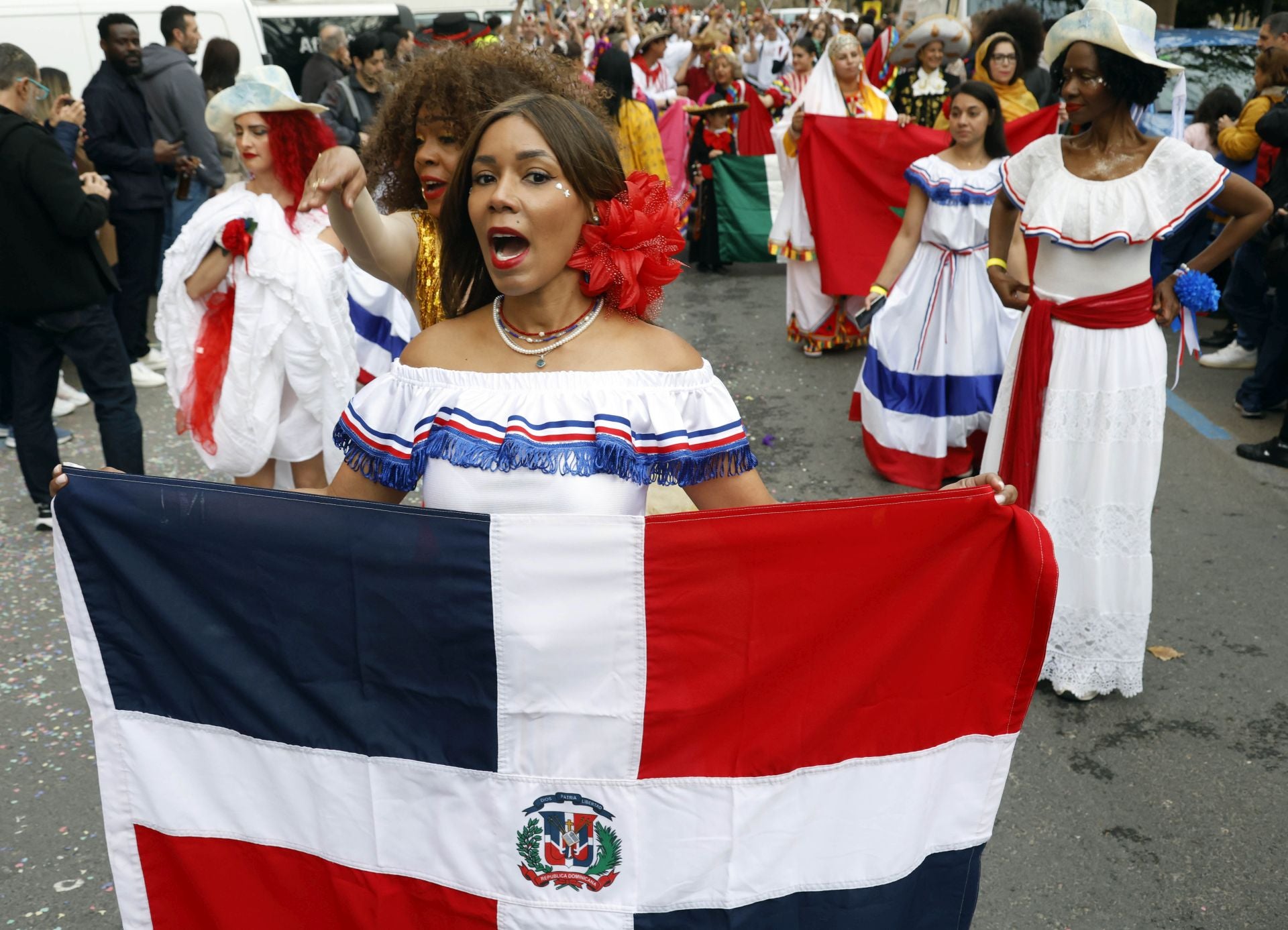 El carnaval revoluciona las calles de Ruzafa