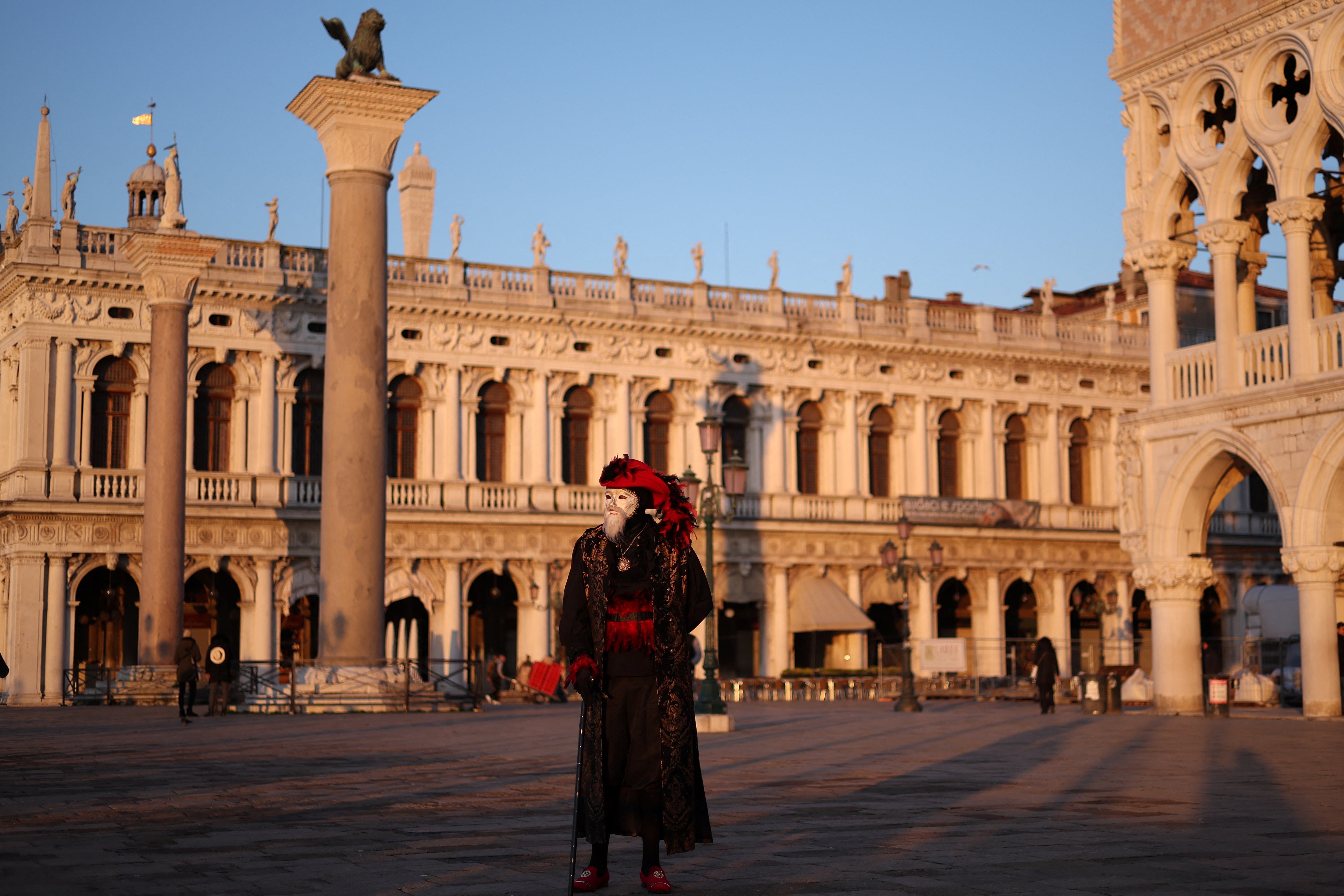 De viaje al fascinante Carnaval de Venecia 2025