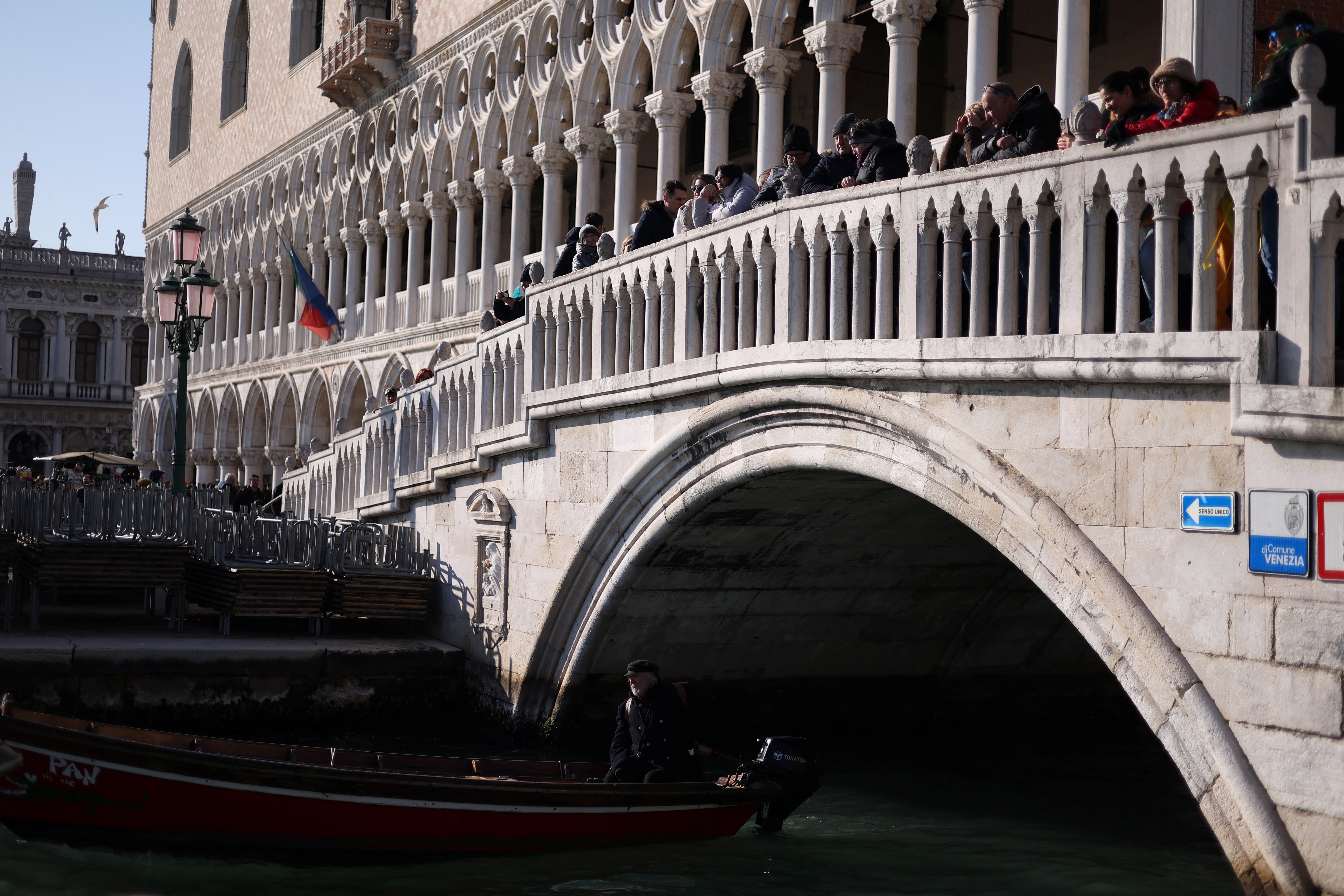 De viaje al fascinante Carnaval de Venecia 2025