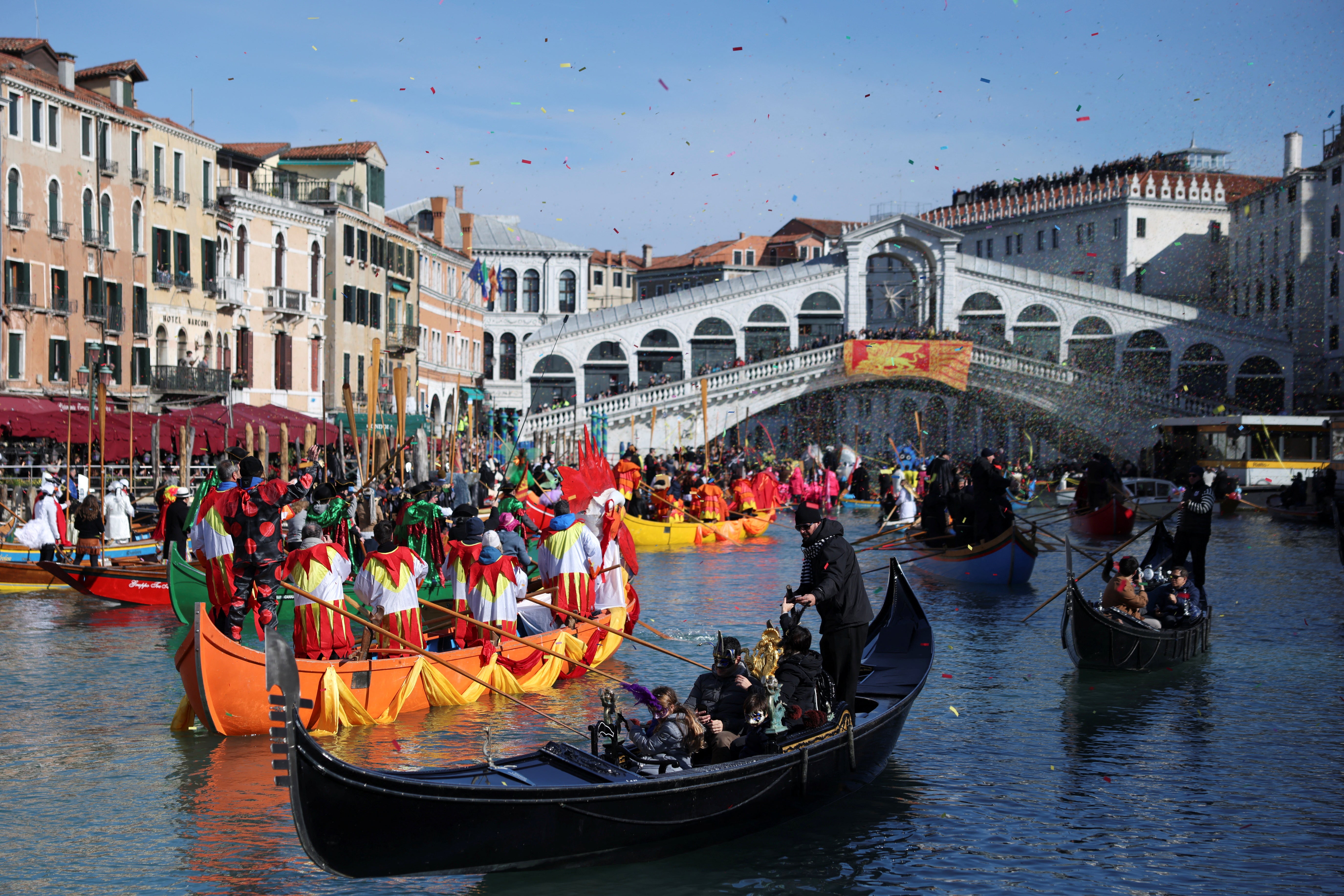 De viaje al fascinante Carnaval de Venecia 2025