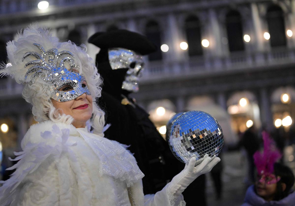 De viaje al fascinante Carnaval de Venecia 2025