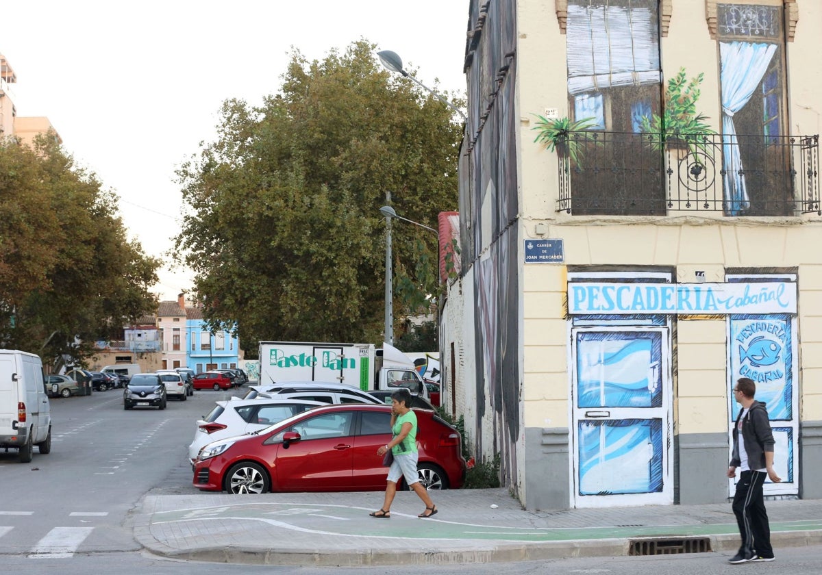 Zona de la calle Juan Mercader, donde Plan Cabanyal subasta un bajo vivienda.