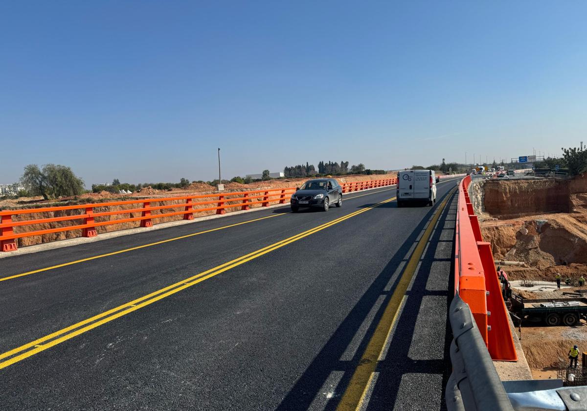 El puente reabierto al tráfico este lunes.