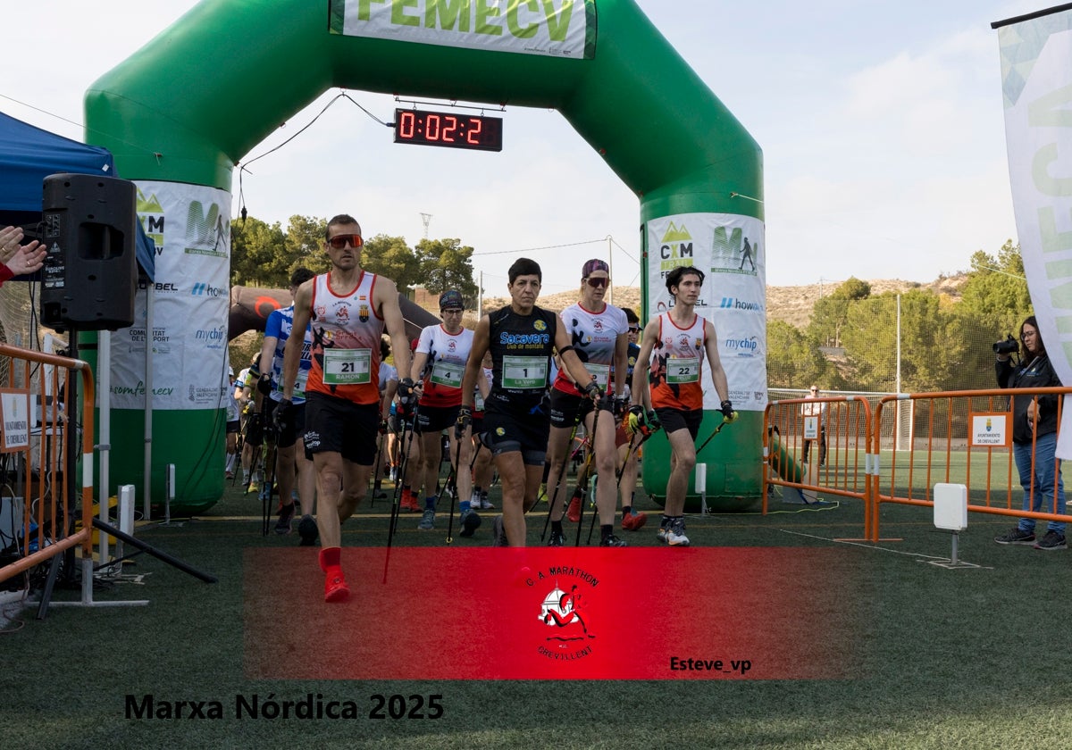 El inicio de la primera prueba de la Copa FEMECV 2025 en Crevillent.