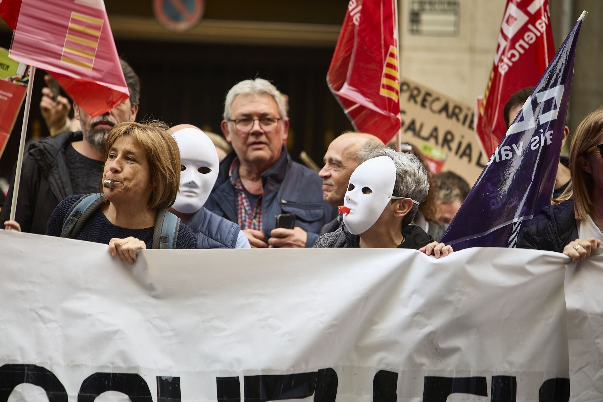 La protesta de los trabajadores de Servicios Sociales, en imágenes