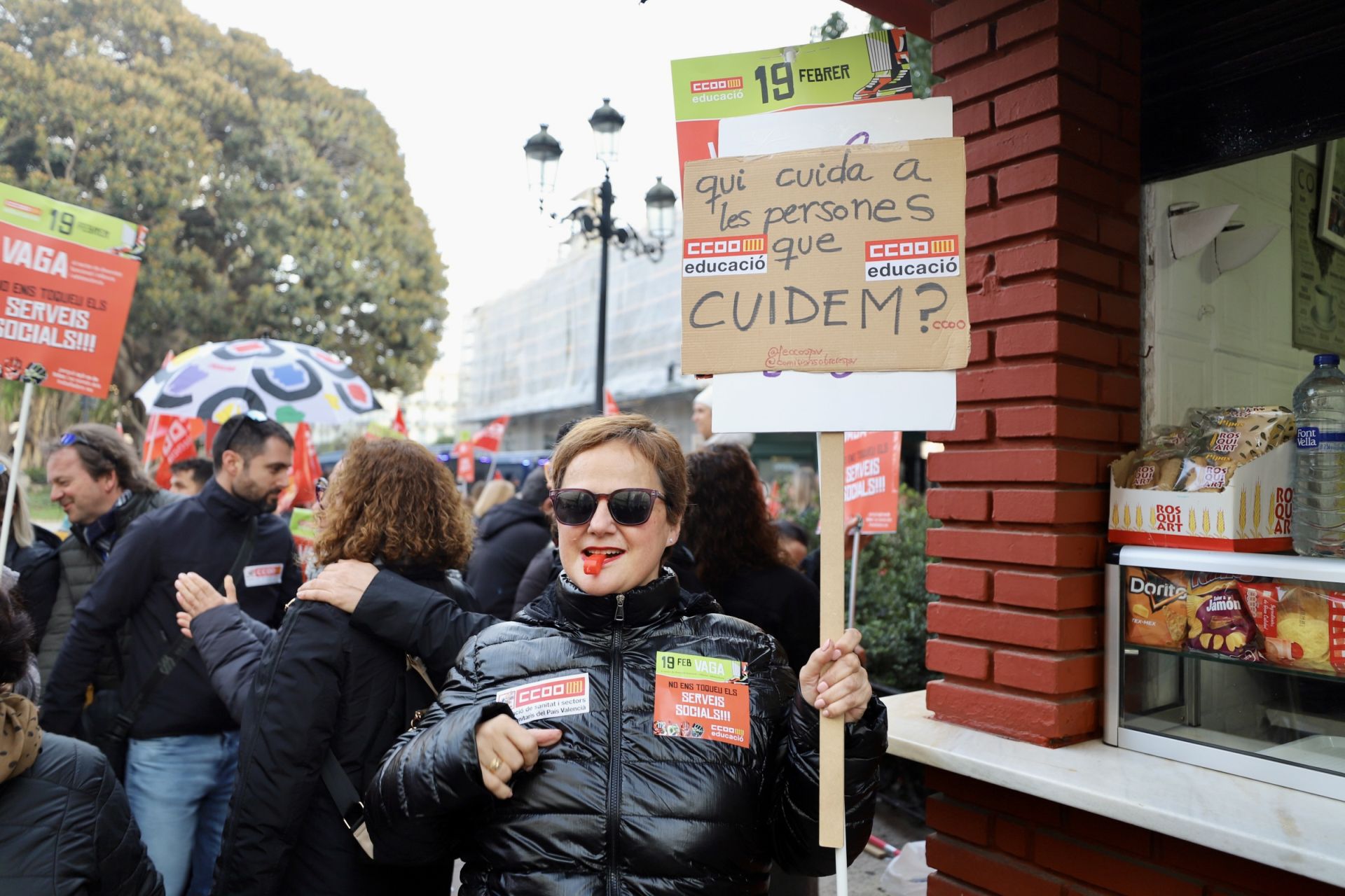 La protesta de los trabajadores de Servicios Sociales, en imágenes