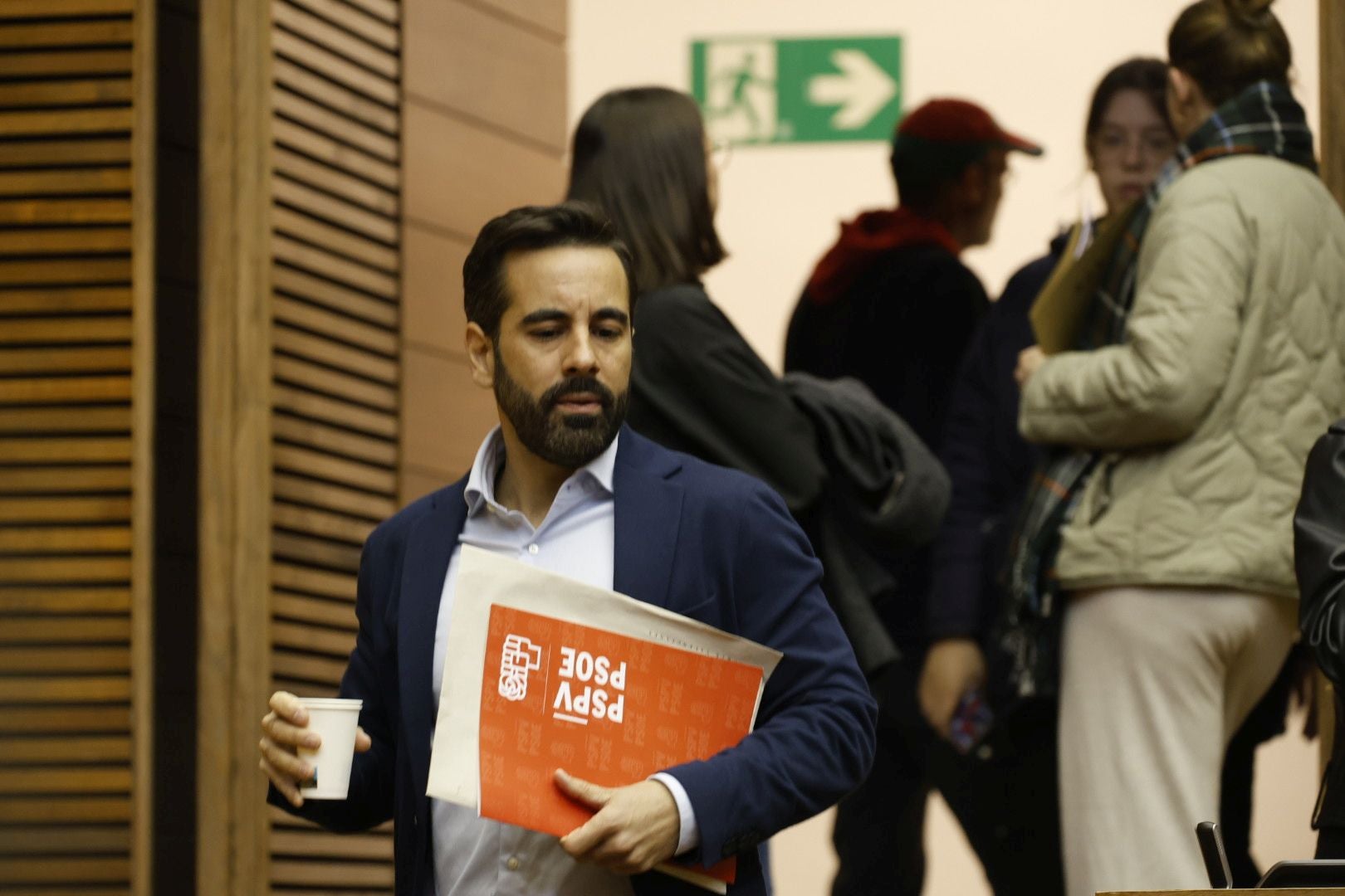 El pleno de Les Corts, en imágenes