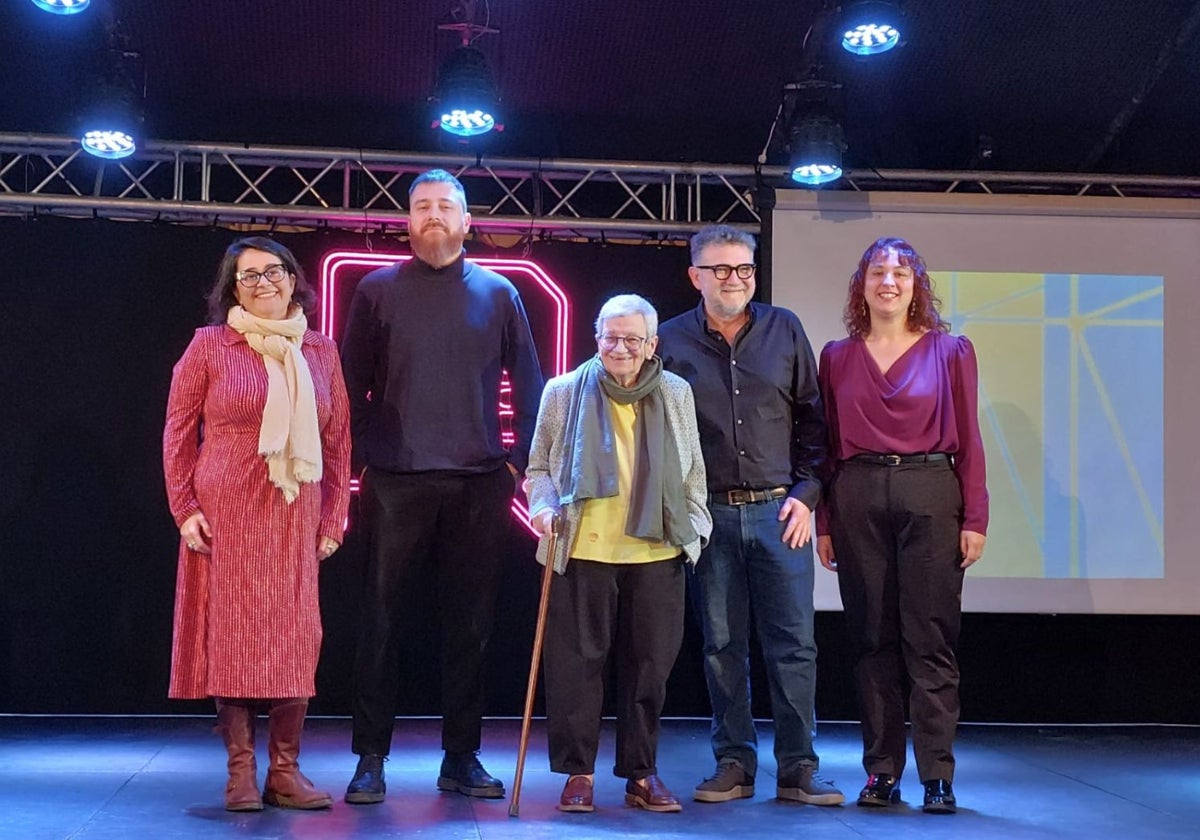 Los galardonados de esta edición Carles Alberola, Eduardo Almiñana, María García Zambrano, Elisa Sanchis y Teresa Ciges.