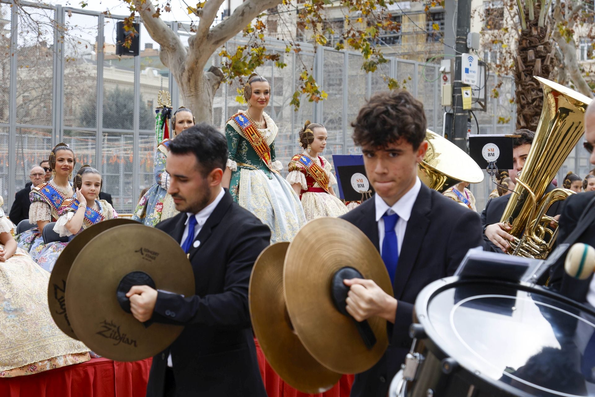 FOTOS | Mascletà y Entrada de Bandas del domingo 23 de febrero