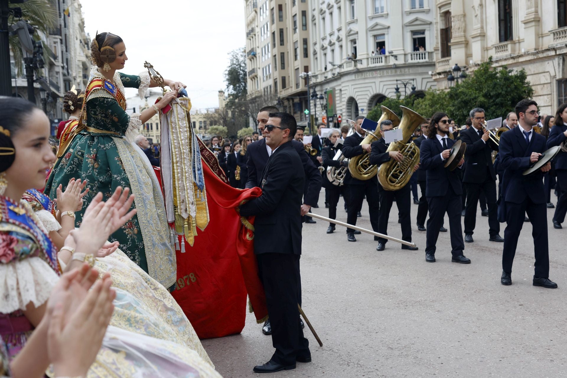 FOTOS | Mascletà y Entrada de Bandas del domingo 23 de febrero