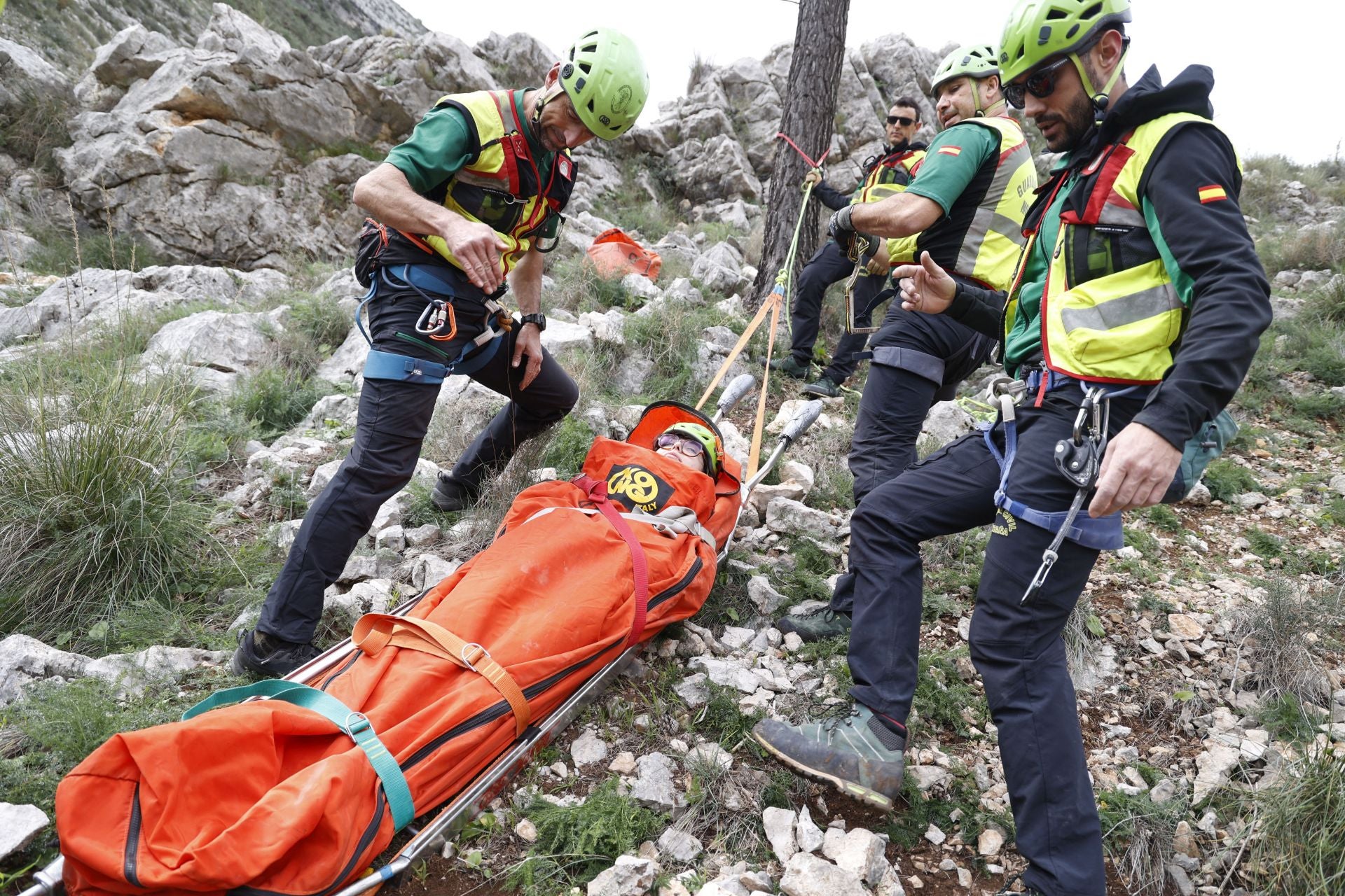 FOTOS | El Grupo de Rescate de la Guardia Civil sigue en su búsqueda de los desaparecidos por la dana