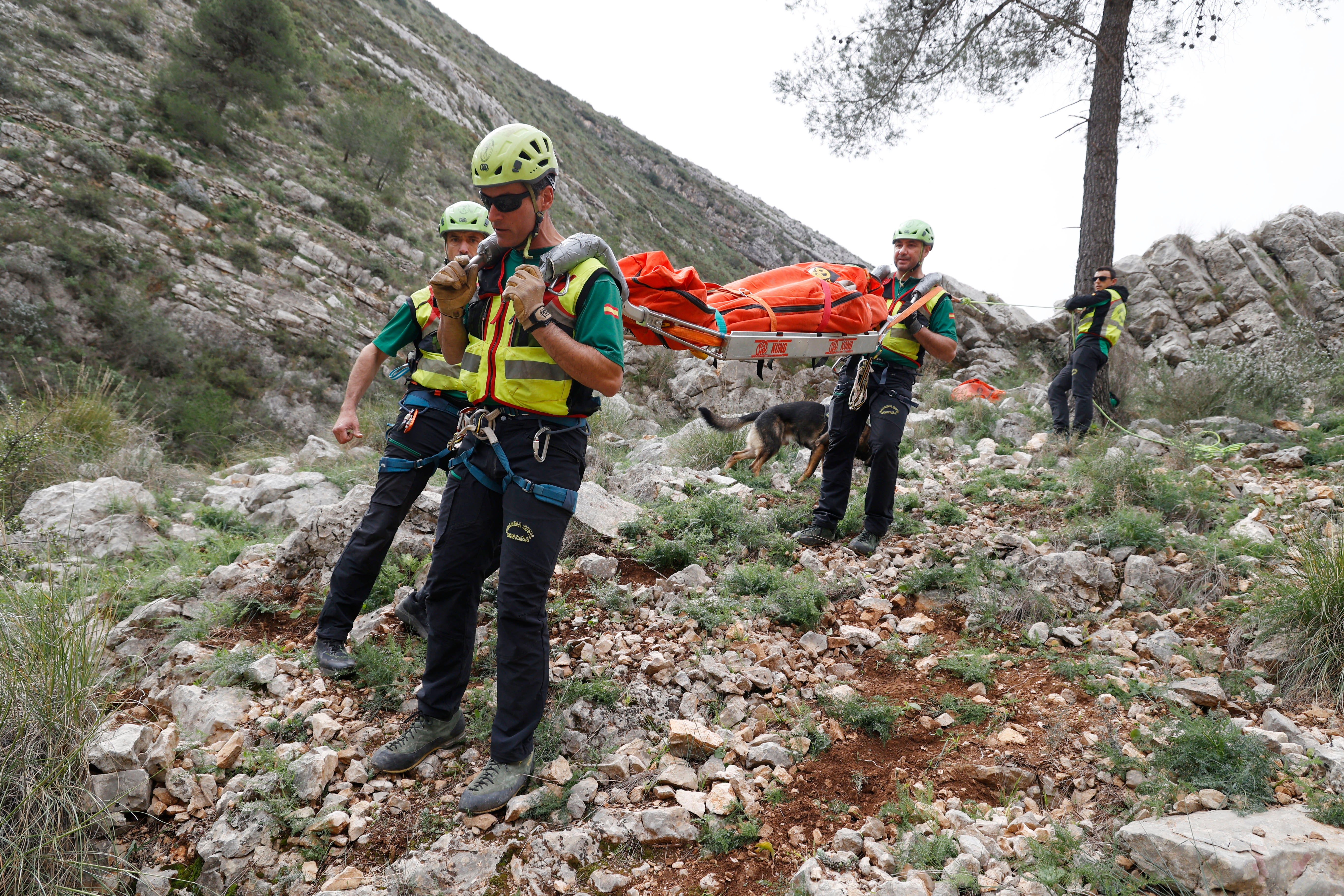 FOTOS | El Grupo de Rescate de la Guardia Civil sigue en su búsqueda de los desaparecidos por la dana