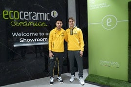 Éxito rotundo en el segundo día de evento en Ecoceramic con la visita de Denis Suárez e Ilias Akhomach