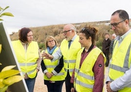 Imagen de la visita de obras realizada este martes en Picassent.