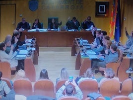 Un momento del pleno en Catarroja.