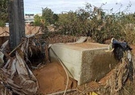 El marco de control, fotografiado en el informe de adjudicación de obras de reparación de sensores en el SAIH tras la dana.