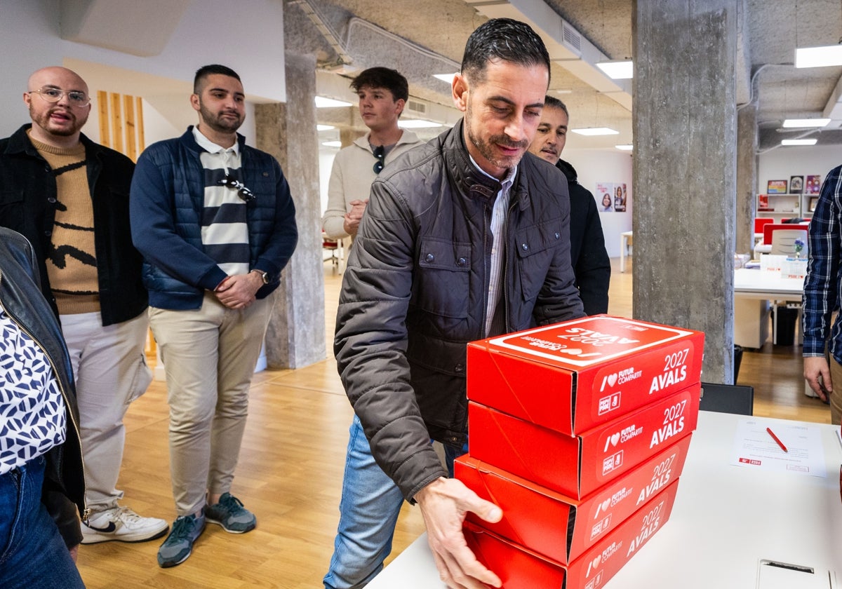 Bielsa, con los avales de su candidatura.