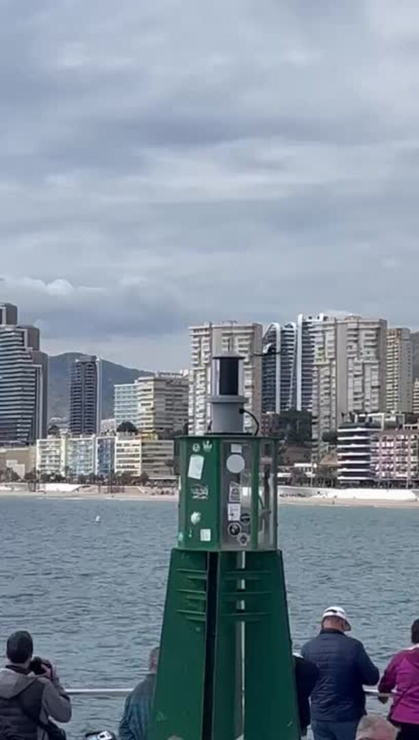 Un aerotaxi no tripulado sobrevuela Benidorm en una demostración jamás vista antes en Europa