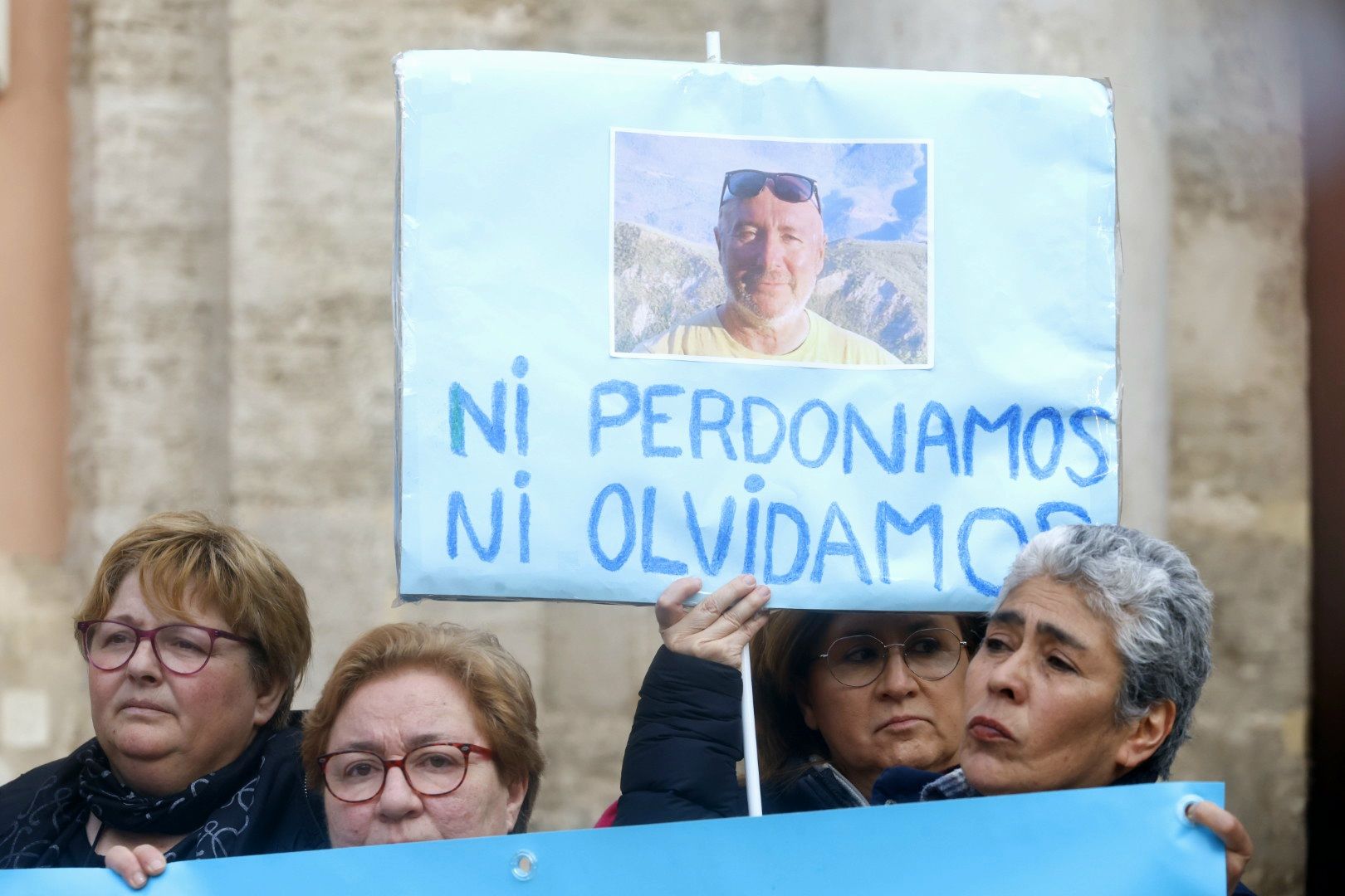 FOTOS | Concentración en Valencia contra la gestión de la dana y en recuerdo de las víctimas