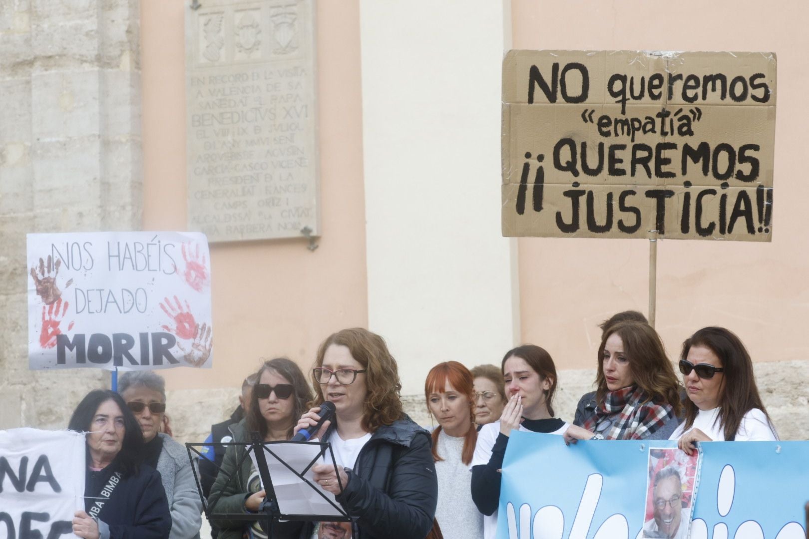 FOTOS | Concentración en Valencia contra la gestión de la dana y en recuerdo de las víctimas