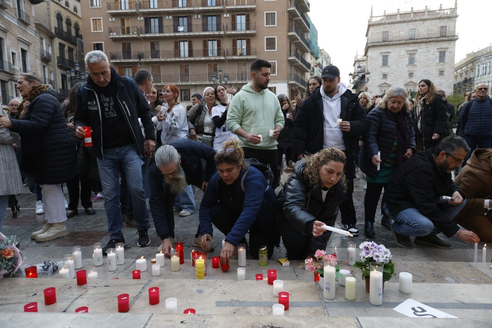 FOTOS | Concentración en Valencia contra la gestión de la dana y en recuerdo de las víctimas