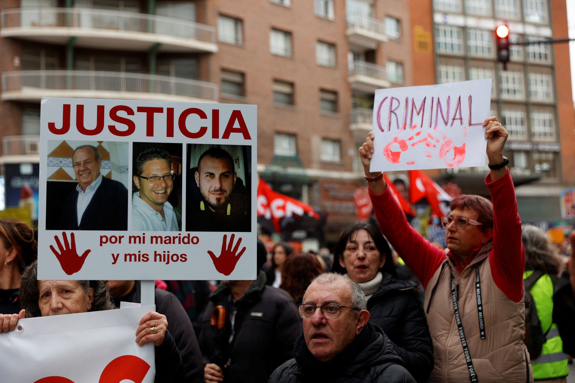 La manifestación en Valencia contra la gestión política de la dana, en imágenes