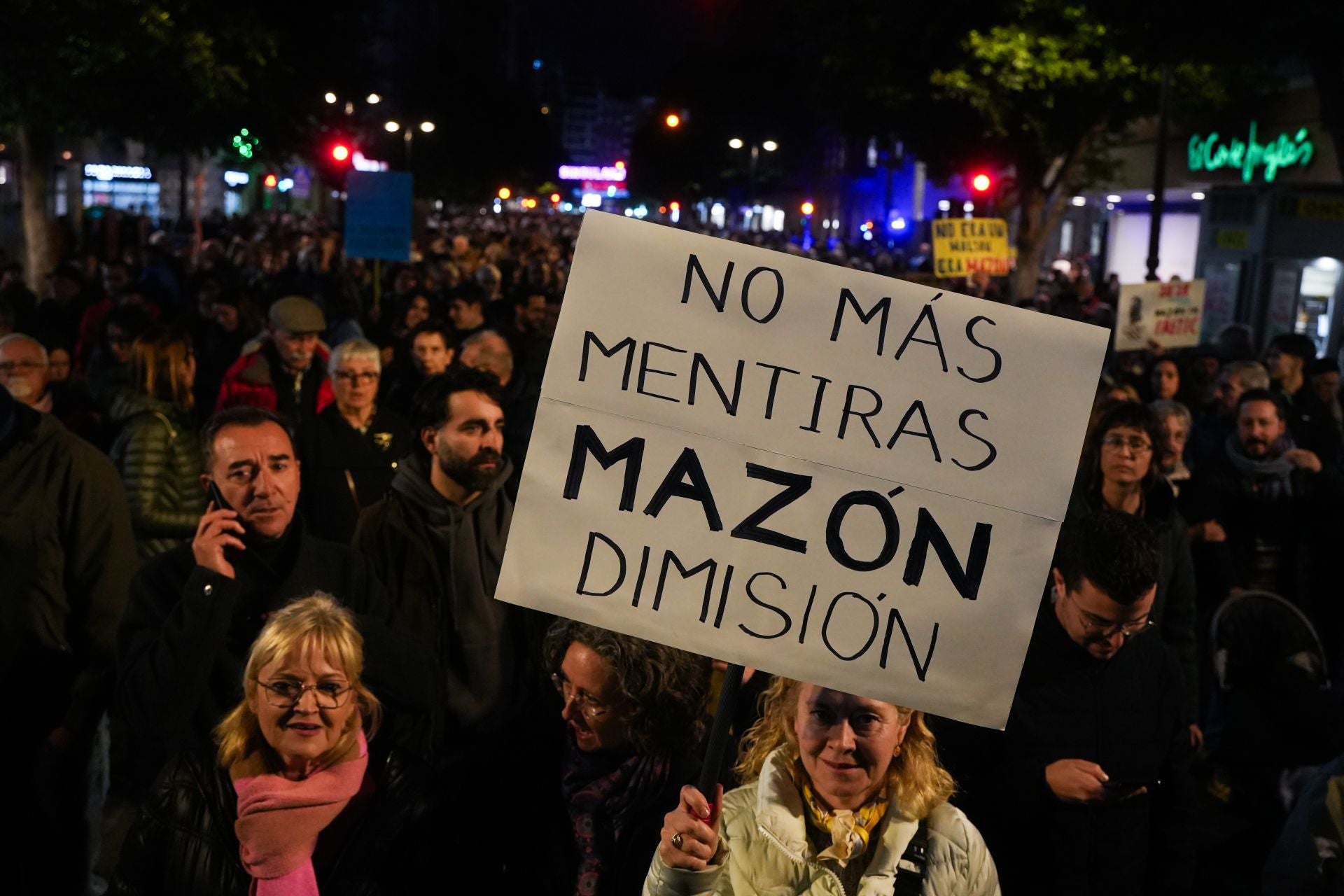 La manifestación en Valencia contra la gestión política de la dana, en imágenes