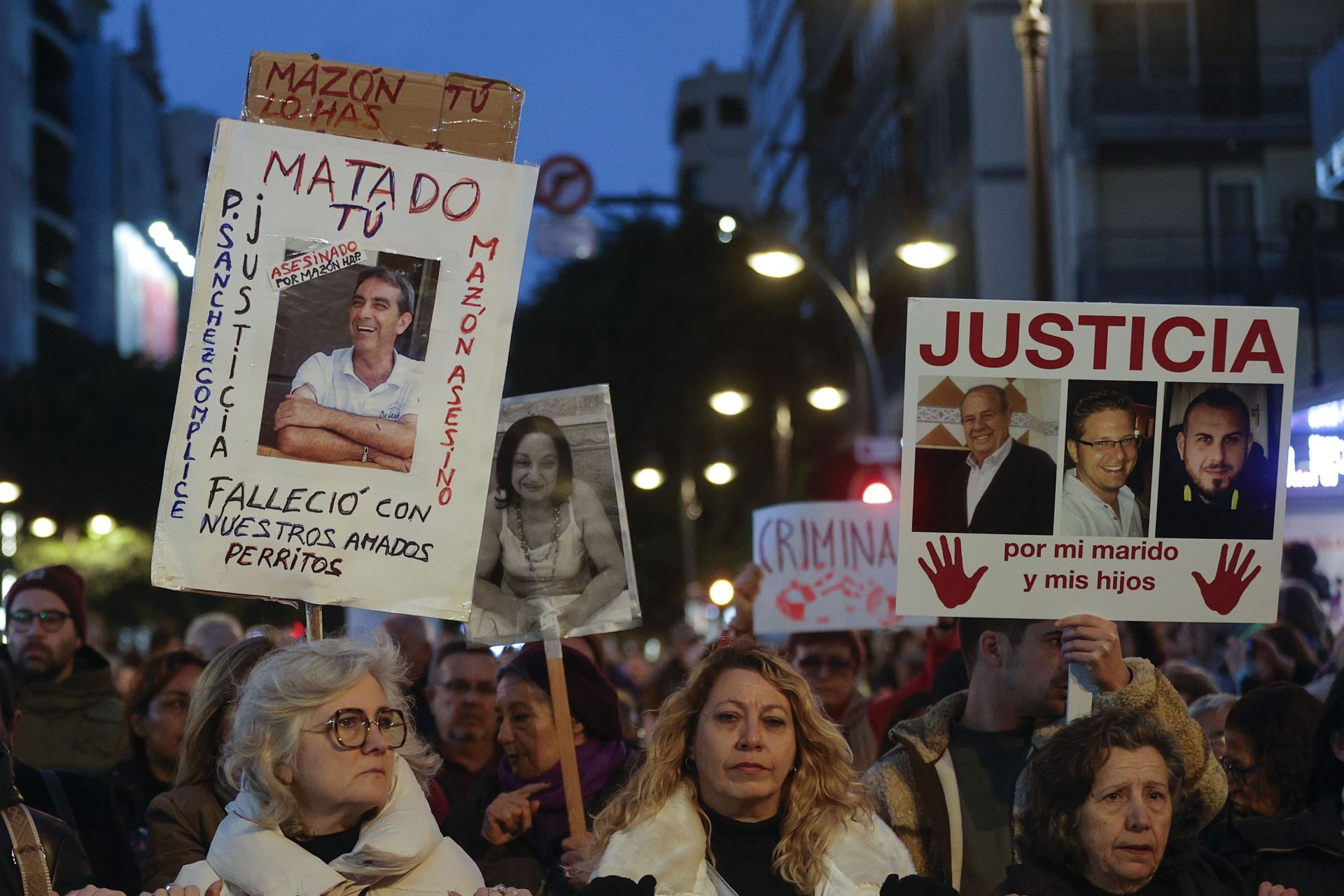 La manifestación en Valencia contra la gestión política de la dana, en imágenes