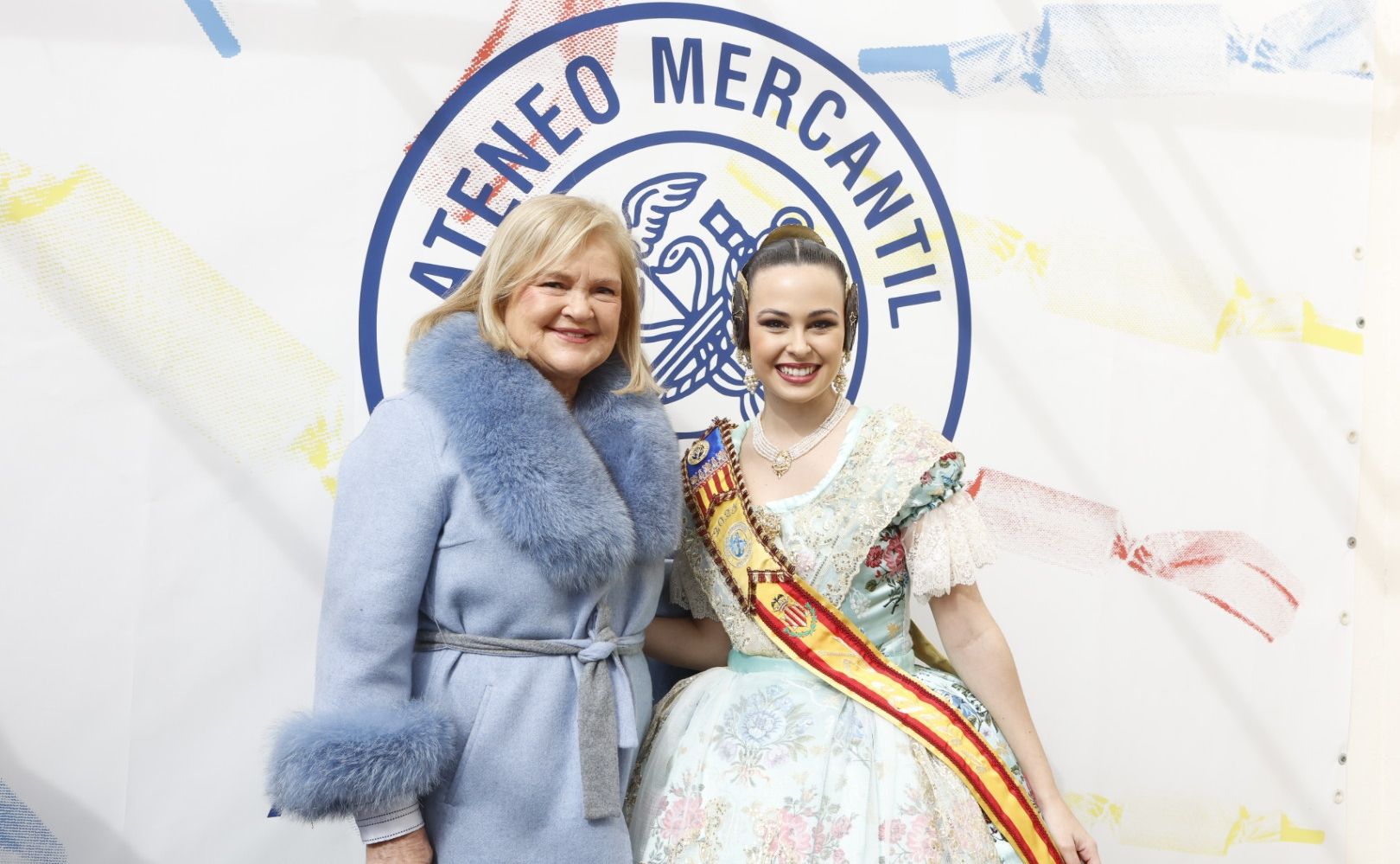 Carmen de Rosa, con la Reina del Ateneo 2024, Carla Romero Olaso.