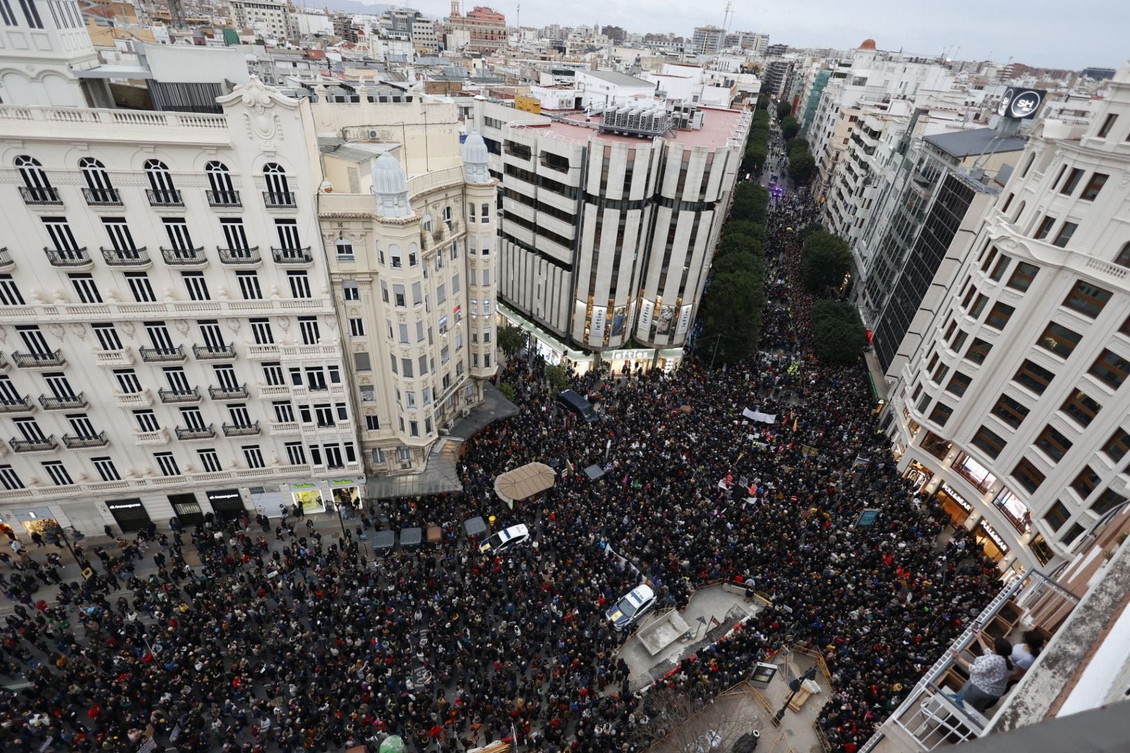 La manifestación en Valencia contra la gestión política de la dana, en imágenes