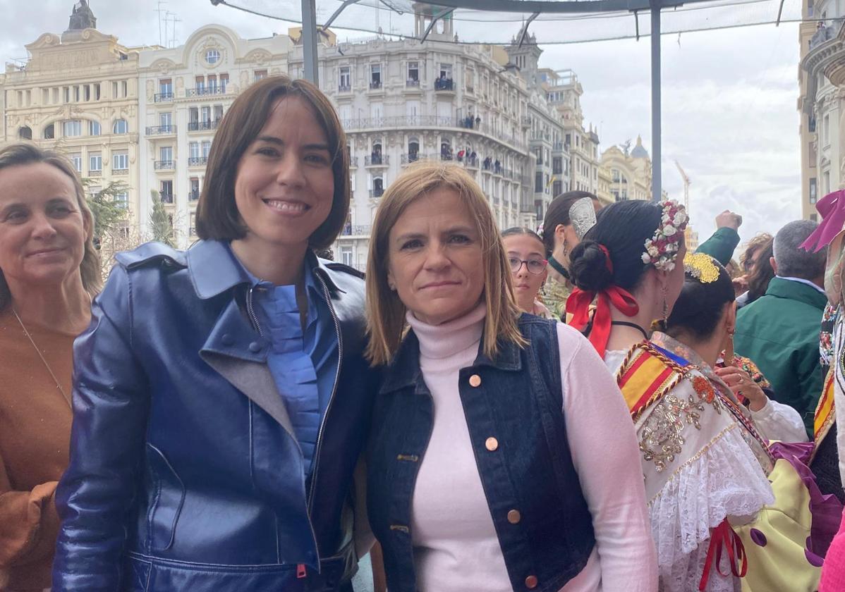 Diana Morant y Pilar Bernabé en la mascletà de este sábado.