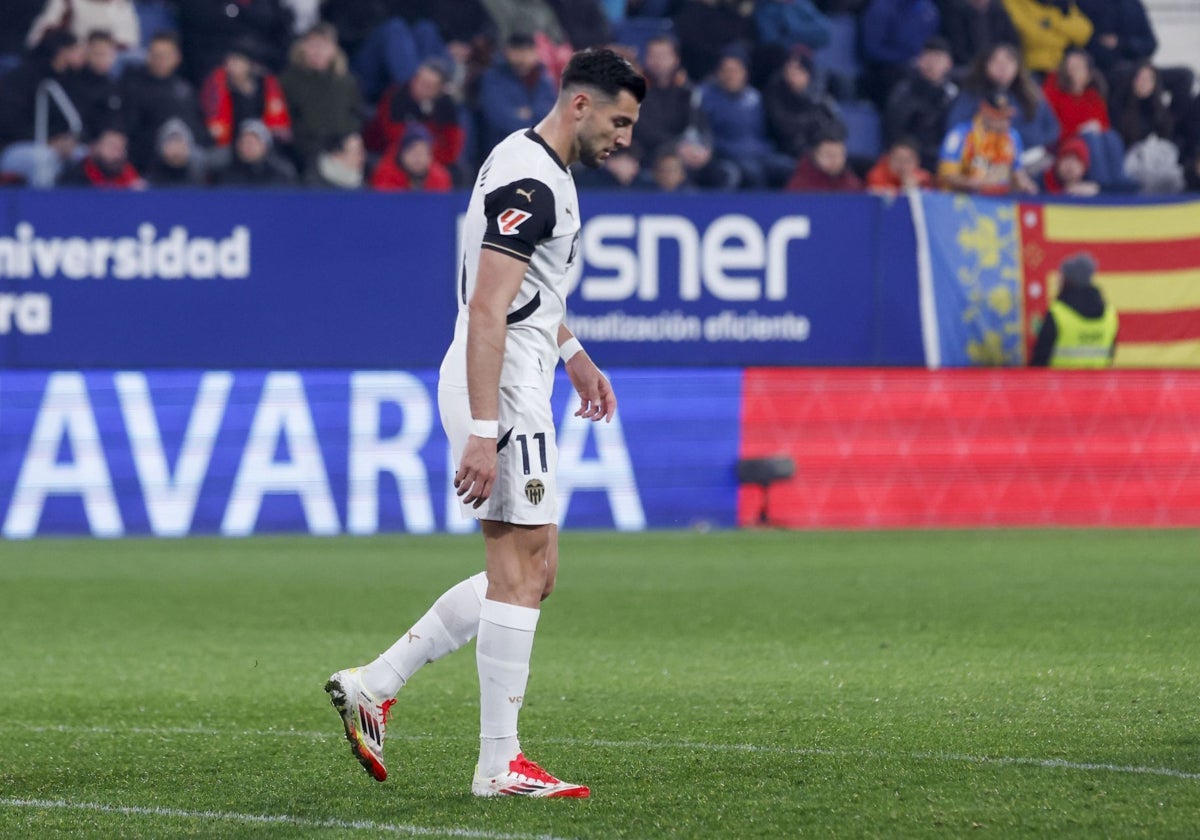 La afición del Valencia estuvo presente en El Sadar