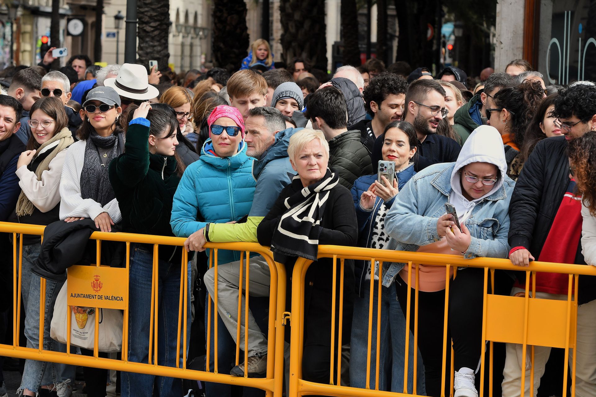 FOTOS | Búscate en la mascletà del domingo 2 de marzo
