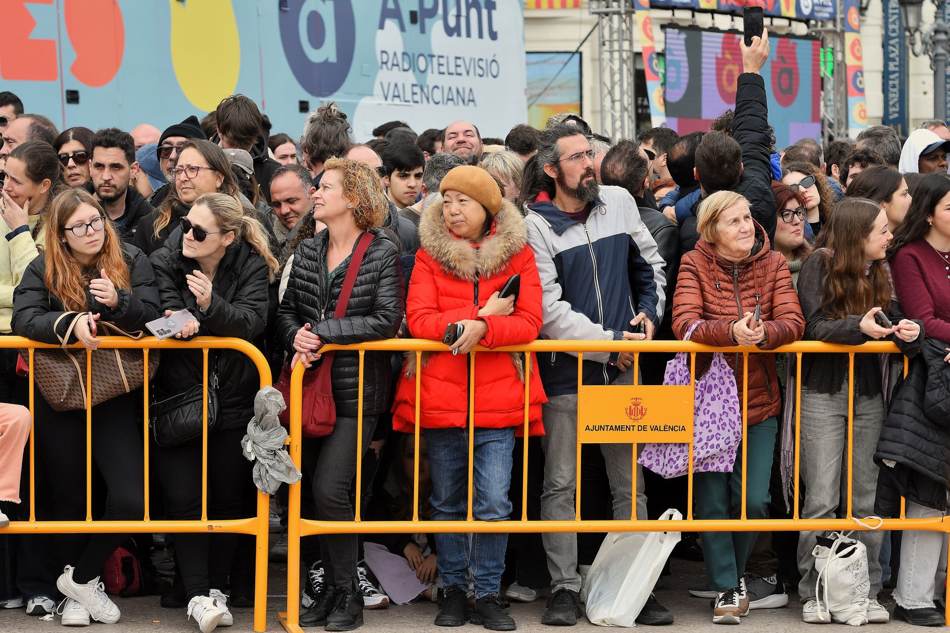 FOTOS | Búscate en la mascletà del domingo 2 de marzo