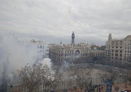 FOTOS | Mascletà del domingo 2 de marzo de las Fallas de Valencia 2025