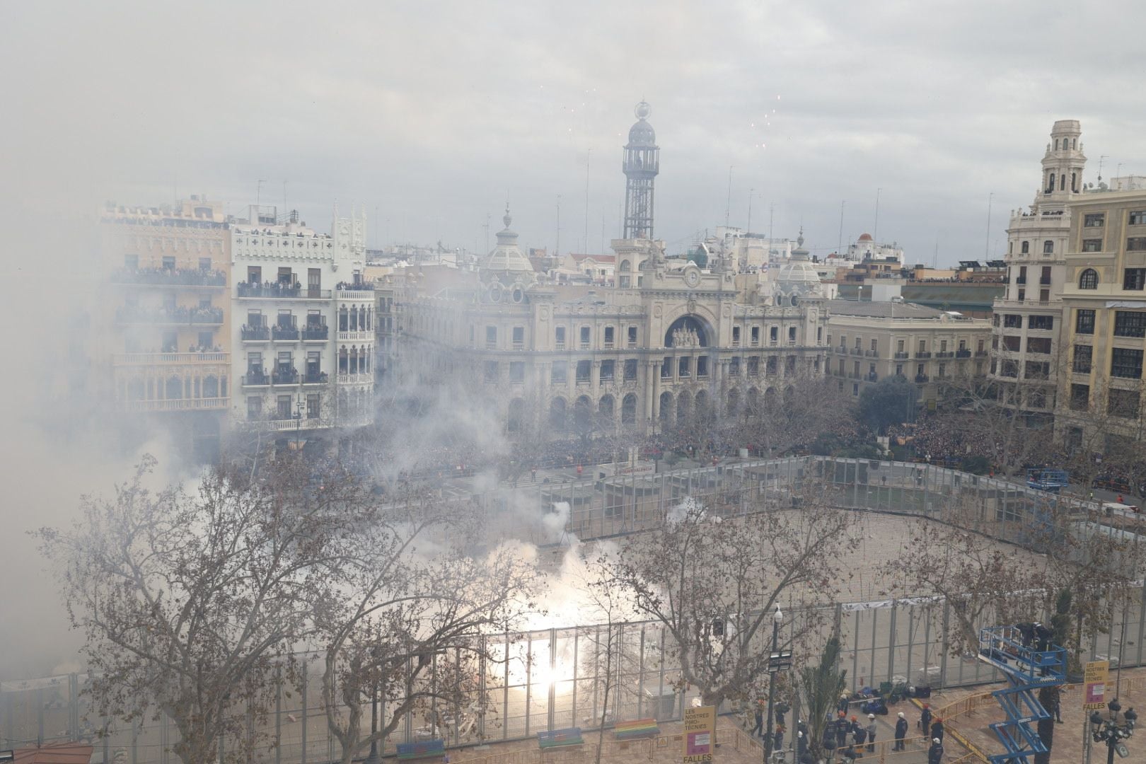 FOTOS | Mascletà del domingo 2 de marzo de las Fallas de Valencia 2025