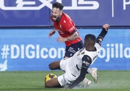 Cristhian Mosquera, cometiendo penalti sobre Rubén García.