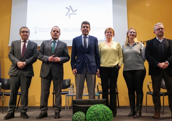Mazón, junto a Carlos Baño y el conseller Rovira (izquierda), en el acto celebrado en Alicante.