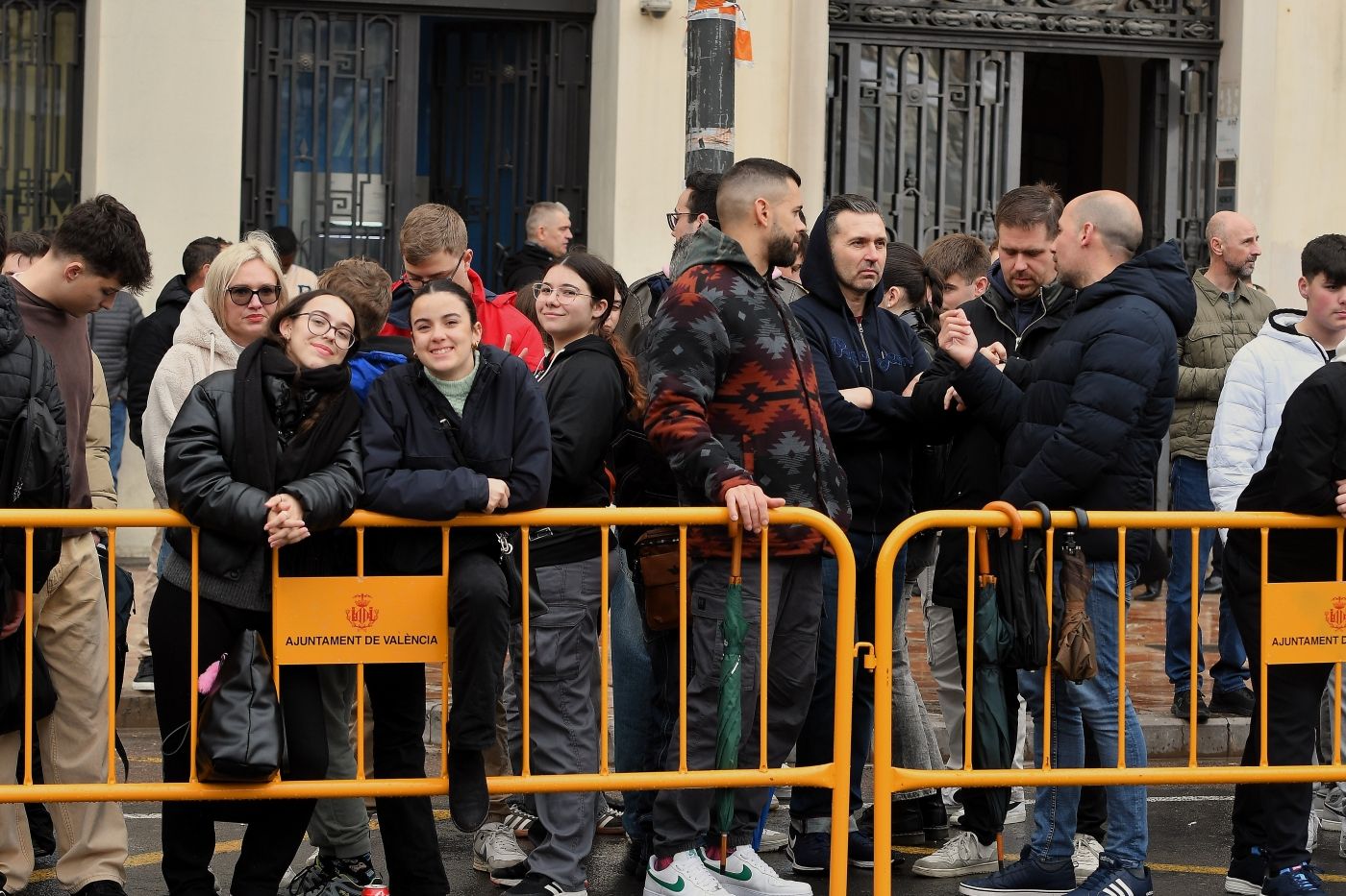 FOTOS | Búscate en la mascletà del lunes 3 de marzo