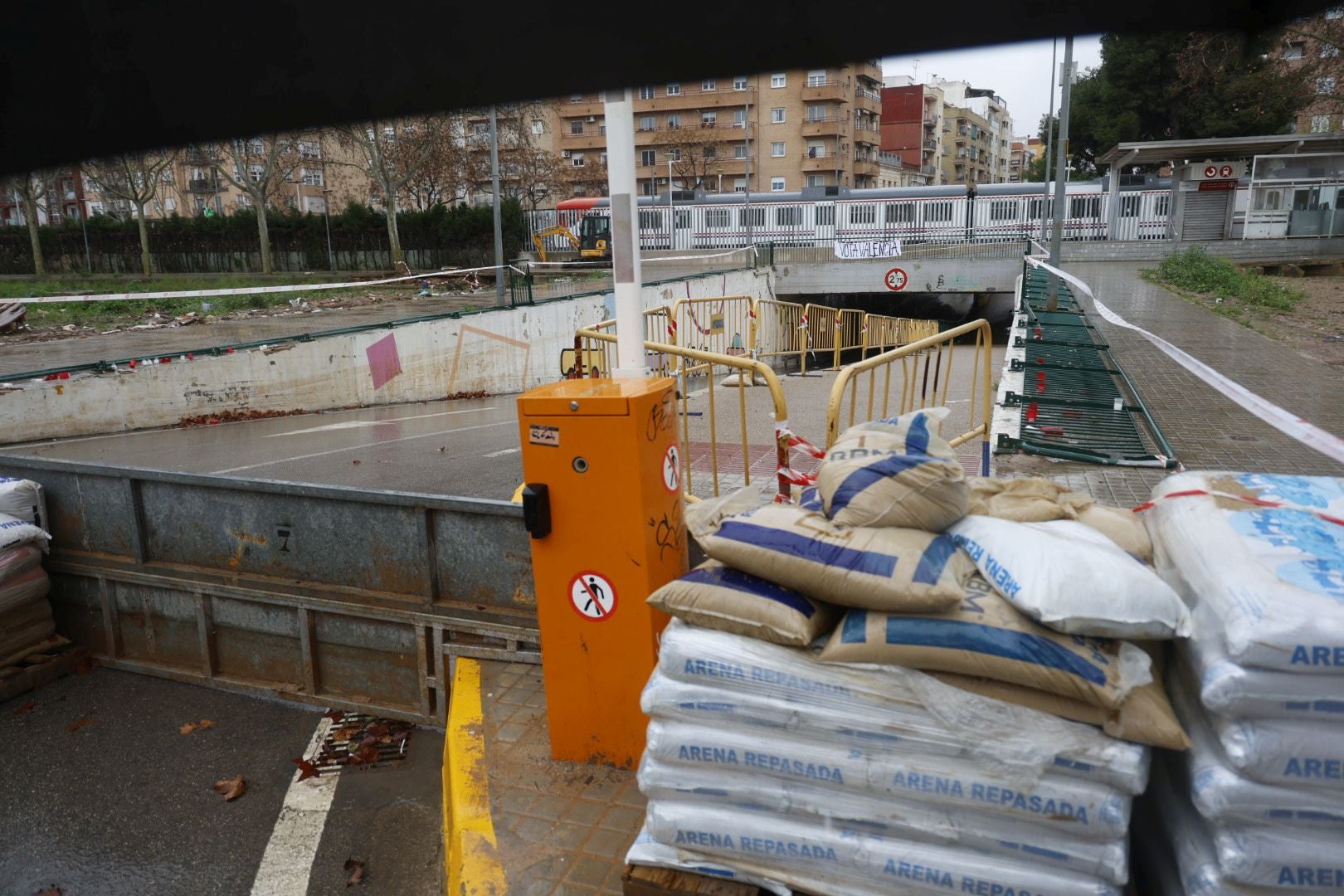 FOTOS | Las fuertes lluvias golpean la Comunitat Valenciana este lunes