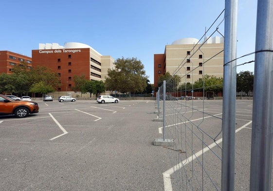 Campus de Tarongers, zona habilitada para estacionar en Fallas. Imagen de archivo.