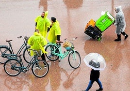 Precipitaciones sobre la plaza del Ayuntamiento de Valencia.