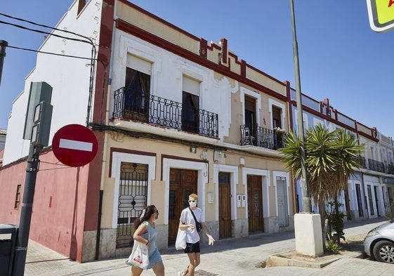 Unas viviendas en el Cabanyal.