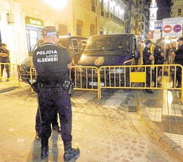 Efectivos de la Policía Local de Algemesí en una imagen de archivo.