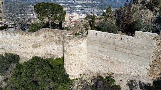 Tramo de muralla restaurada.